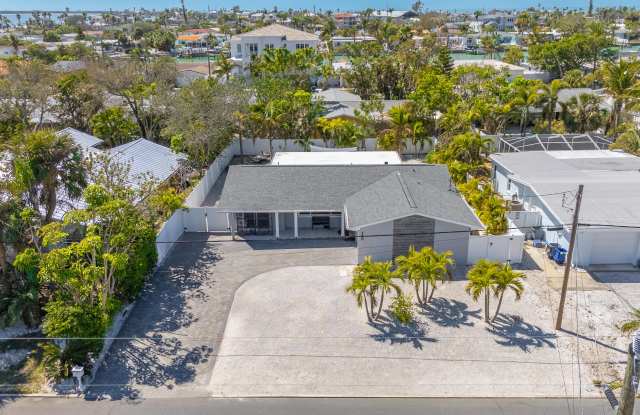 330 N Tessier Dr photos photos