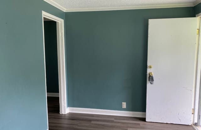 2813 Lowell Road Unit X Gallery 3