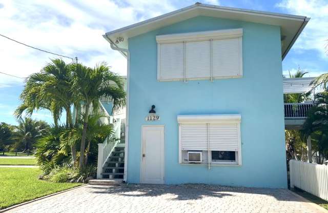 1129 Gordon Drive Gallery 2