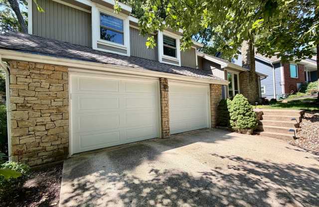 {8238} Spacious Lenexa Home Available Immediately + Lawn and Garden Maintenance Provided + Updated Kitchen and Bathrooms + Private Lower Level Bedroom Gallery 4