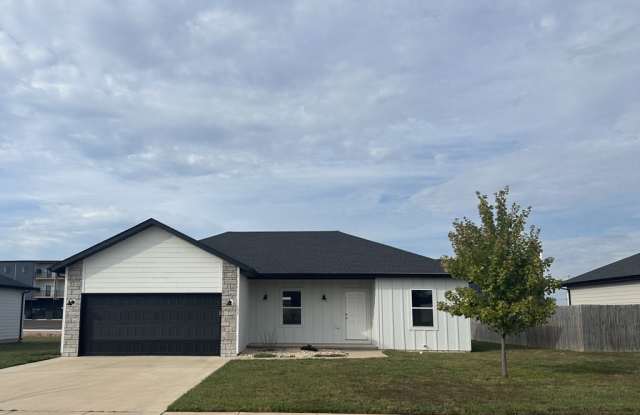 119 West Bluegrass Gallery 1