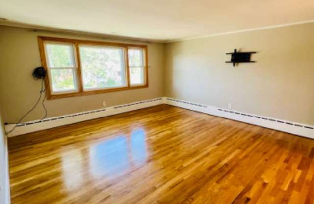 37, Chapel Ave 2 - 37 Chapel Avenue, Cheektowaga, NY 14225