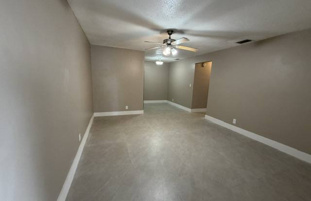 6432 Southwest 18th Court Gallery 3