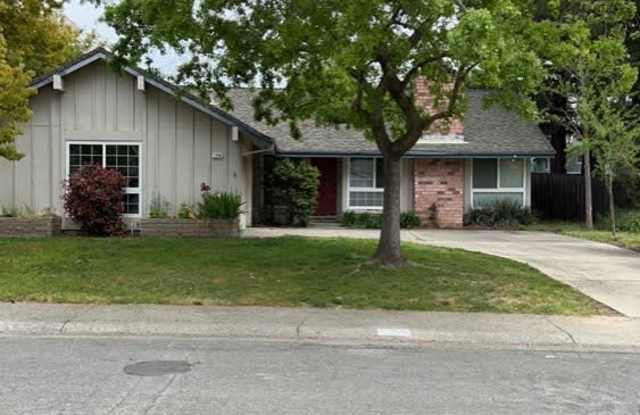 7756 Guenivere Way photos photos