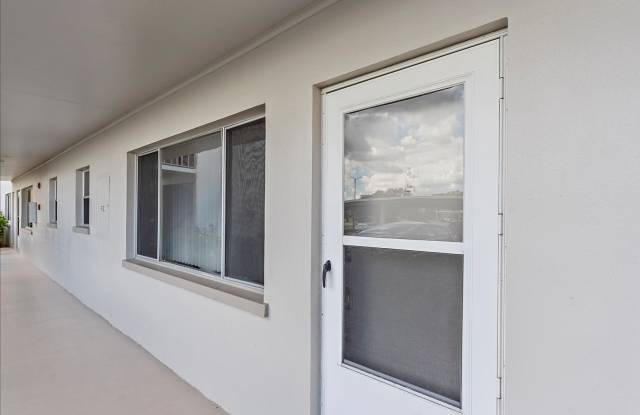 Furnished Rental – 1BD/1BA Condo in Ironwood-Pinebrook Gallery 4