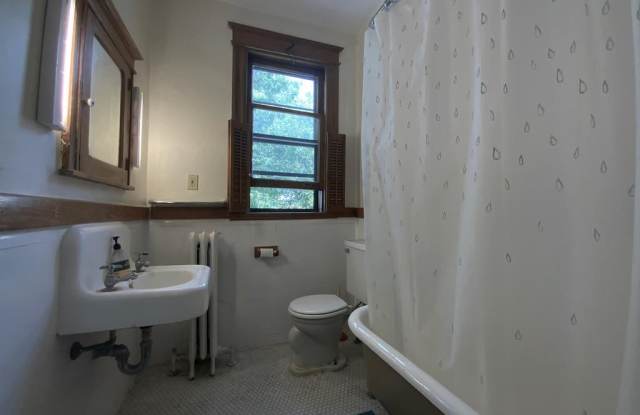 3140 17th St NW Gallery 4