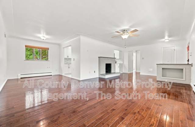 1631 Xanthia St Gallery 2