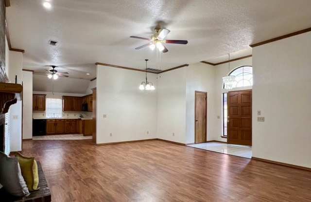 Spacious Bedroom Home in Westmoore School District! Gallery 4