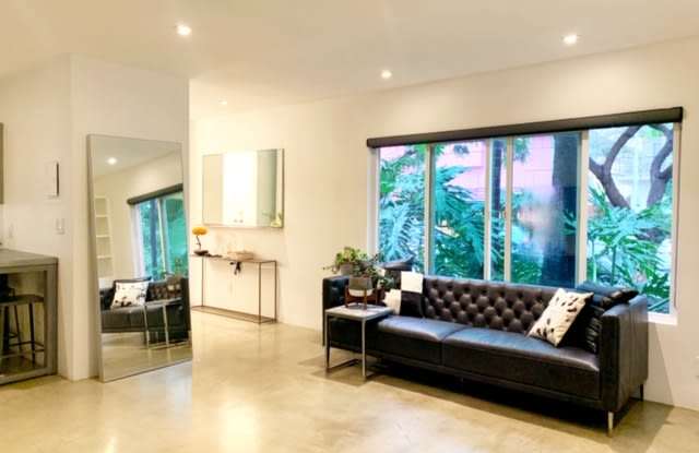 1255 North Harper Avenue - 01 Gallery 4