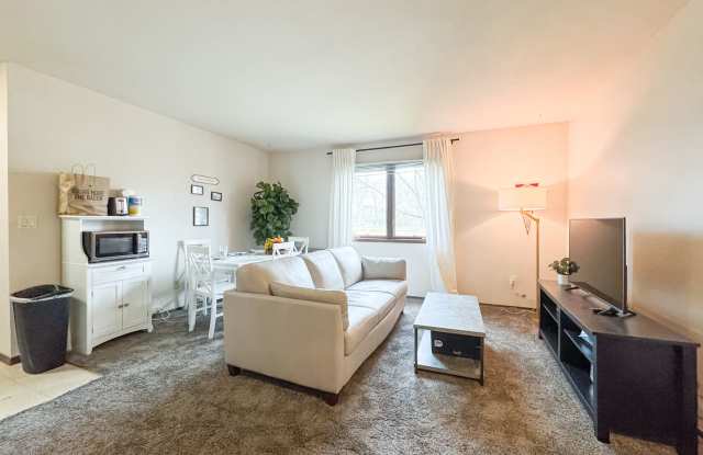 2601 University Avenue photos photos