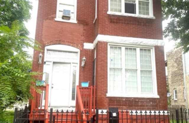 3322 W Maypole 2 - 3322 West Maypole Avenue, Chicago, IL 60624