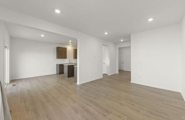 7705 Nightshade Lane Gallery 4