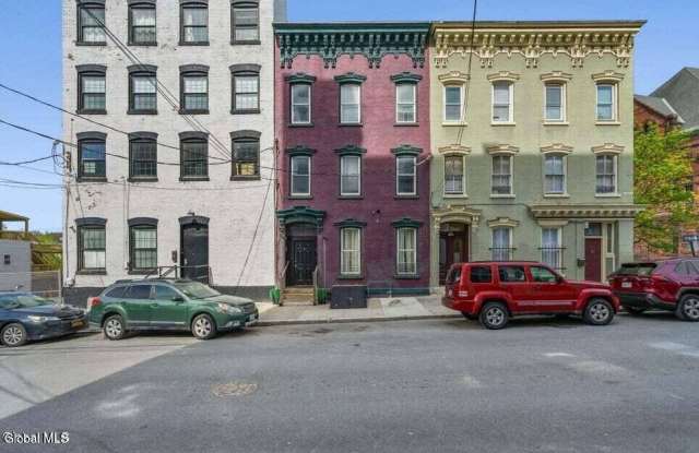 3 Sherman Street Gallery 1
