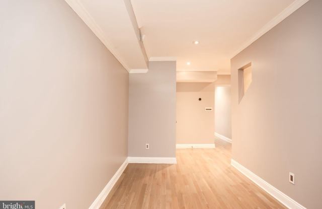 544 NEWTON Place NW Gallery 2