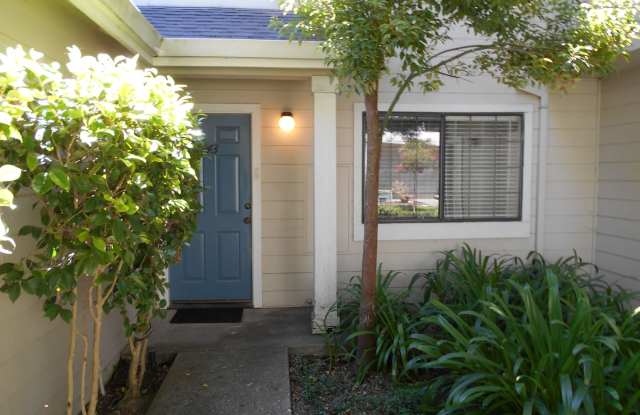 Two Story - Two Bedroom Condo - 143 Golden Gate Circle, Napa, CA 94558