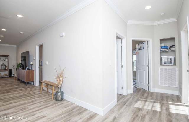 1421 Briarwood Drive Gallery 4