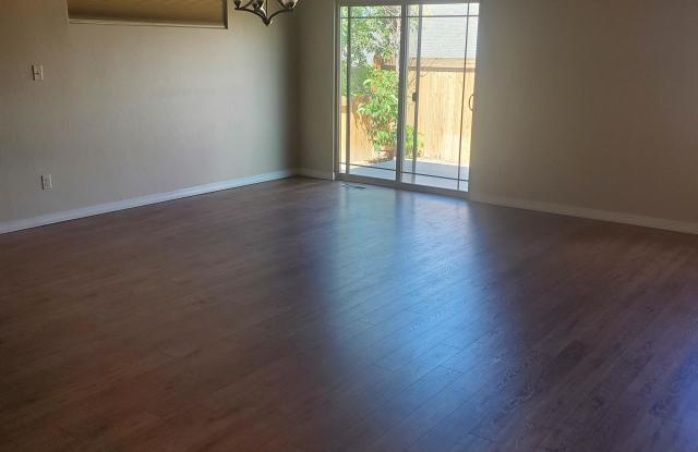 212 Hideaway Lane Gallery 2