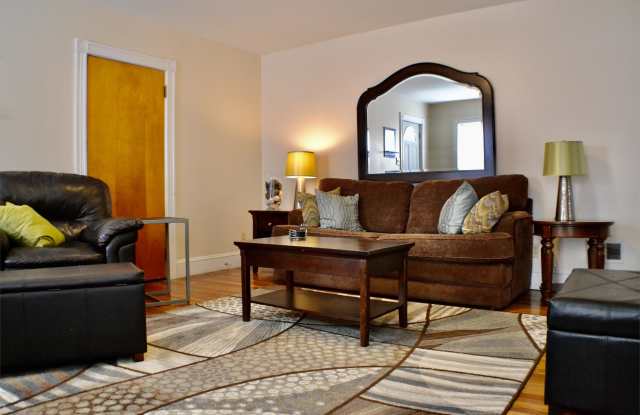 520 West Third Street,  1E Gallery 2