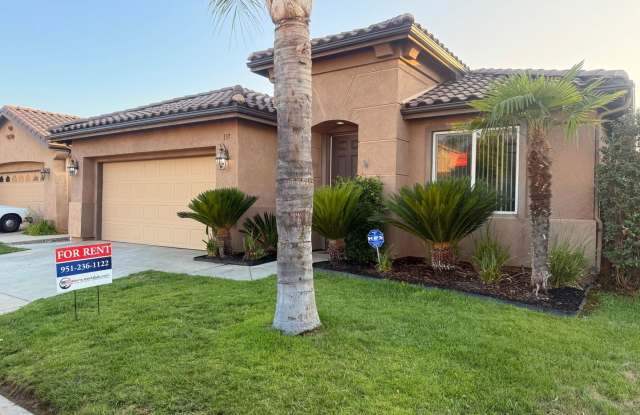 Single Story 3 bed home with office for Rent in Hemet photos photos