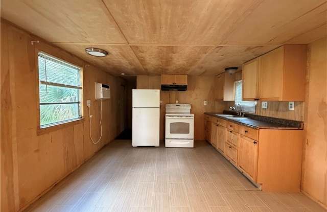 7847 Suncoast Drive Gallery 2