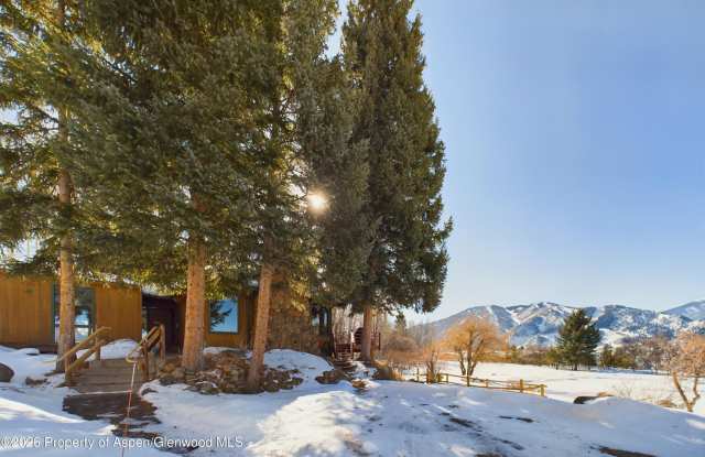 209 E Reds Road Gallery 3