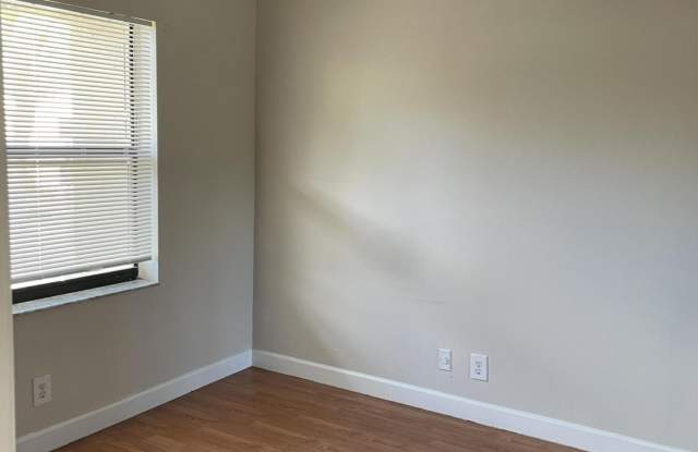 6832 Palmetto Circle S Gallery 4