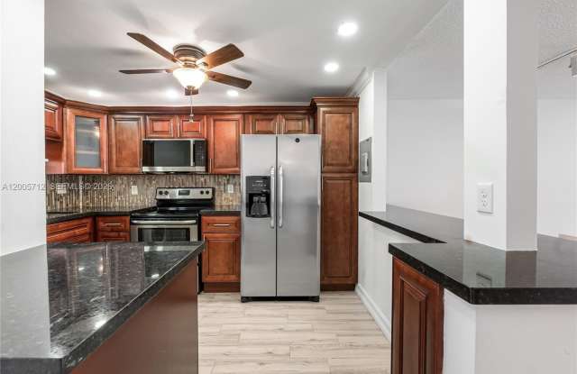 711 S Hollybrook Dr photos photos
