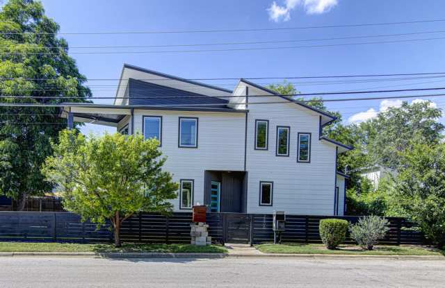 Eastside Contemporary Home with Detached Garage Apartment and Modern Finishes photos photos Eastside Contemporary Home with Detached Garage Apartment and Modern Finishes photos photos