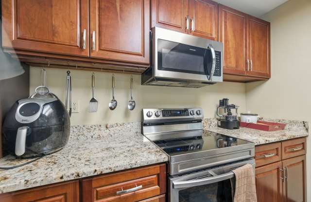 4409 Segovia Court - 1 Gallery 2