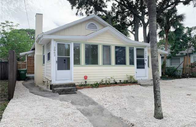 2060 9TH STREET photos photos