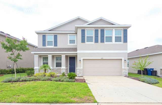 MOVE IN READY! LARGE 4 BEDROOM/3 BATH/ ALL TILE / LVP FLOORING! READY FOR YOU! - 5269 Grove Mill Loop, Manatee County, FL 34211