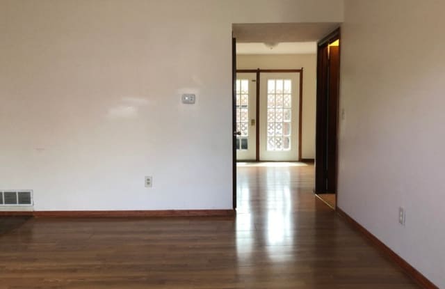 6294 Bannister Drive Gallery 3