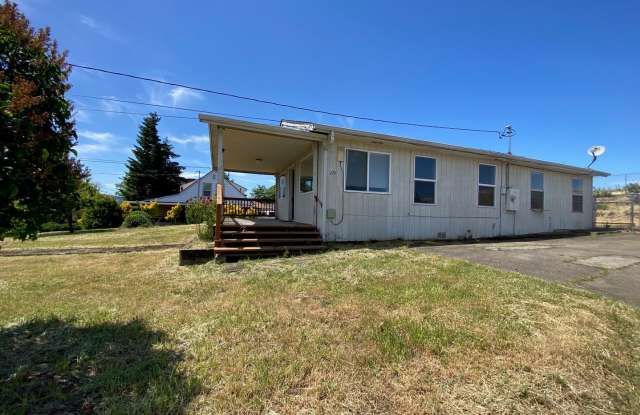 ~Cozy Two Bedroom One Bath House~ - 274 Northwest Meloy Avenue, Roseburg, OR 97470 ~Cozy Two Bedroom One Bath House~ - 274 Northwest Meloy Avenue, Roseburg, OR 97470