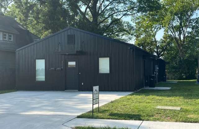 208 Third Ave - 208 3rd Avenue, Columbia, MO 65203