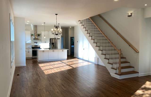 Room in 4 Bedroom Home at Dill Ave SW photos photos