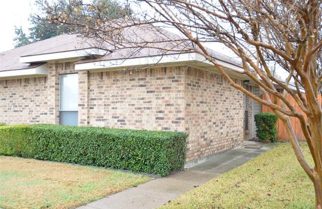 2303 Scott Mill Circle - 2303 Scott Mill Circle, Carrollton, TX 75006