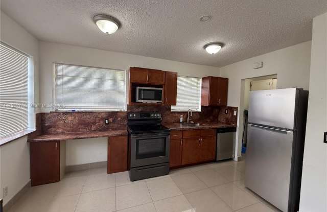 883 NE 40th St - 883 Northeast 40th Street, Oakland Park, FL 33334 883 NE 40th St - 883 Northeast 40th Street, Oakland Park, FL 33334