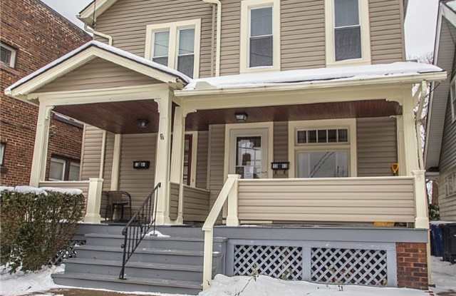 1382 Hall Ave photos photos