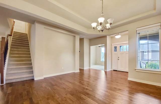 Convenient location near I-405 across from Junita High School Gallery 4