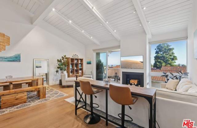 28266 Rey De Copas Ln - 28266 Rey De Copas Lane, Malibu, CA 90265