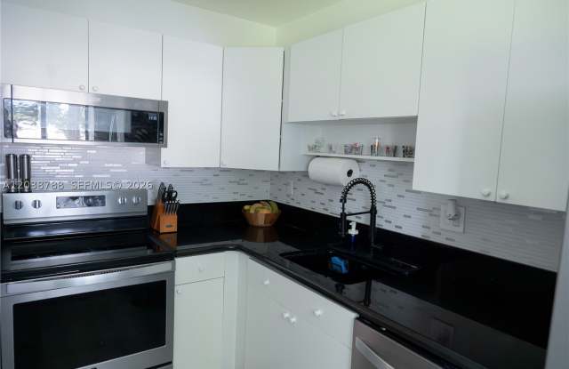 508 Gardens Dr Gallery 3