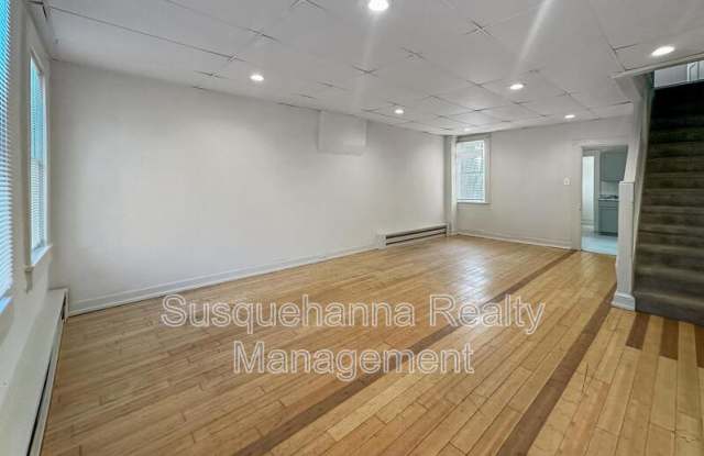 537 Woodward Street Gallery 2