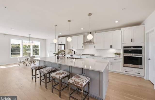 43556 CENTERGATE Drive Gallery 3