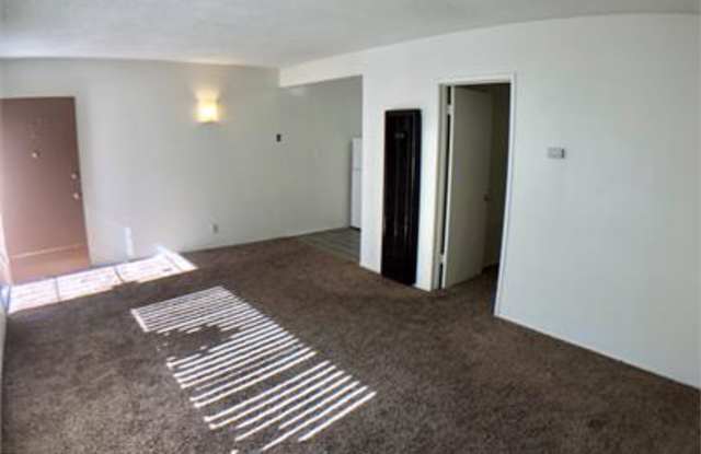 1237 West Palmyra Avenue - I Gallery 2