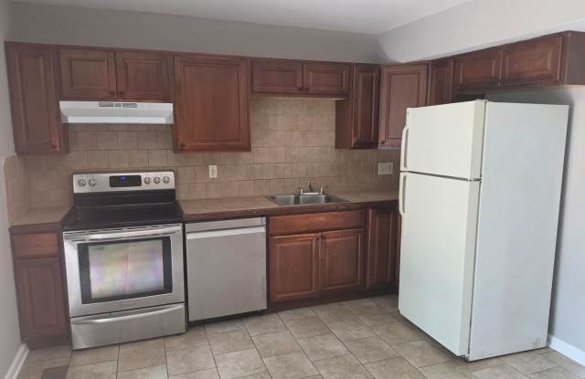 Updated 3-Bedroom Townhome in Edgewood – Great Location! Gallery 4