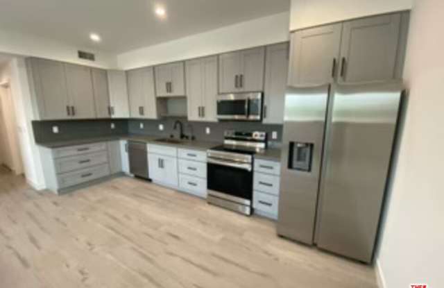 10455 Etiwanda Ave photos photos