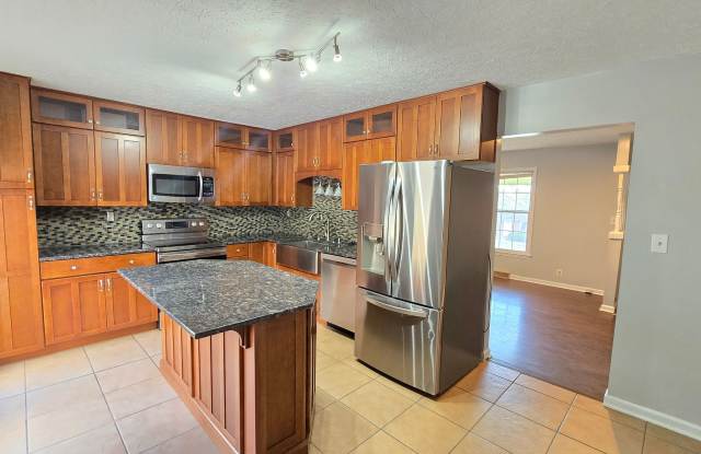 Charming 3-Bedroom Home With Modern Upgrades  a Huge Backyard photos photos