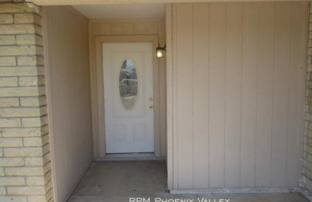 6338 W Sunnyslope Ln Gallery 2