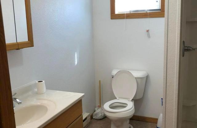 Cute House for Rent in quiet neighborhood Gallery 3