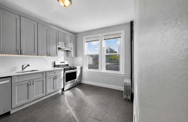 86 W 45TH ST Gallery 2